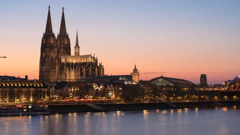Wie der Kölner Dom seit 1880 Kölns Stadtbild prägt